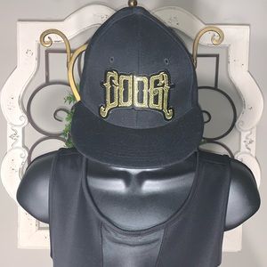 EUC Coogi cap size 7 1/4 58cm